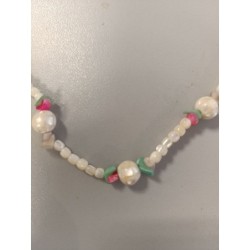 collier ras de cou perles de rocailles nacrées 