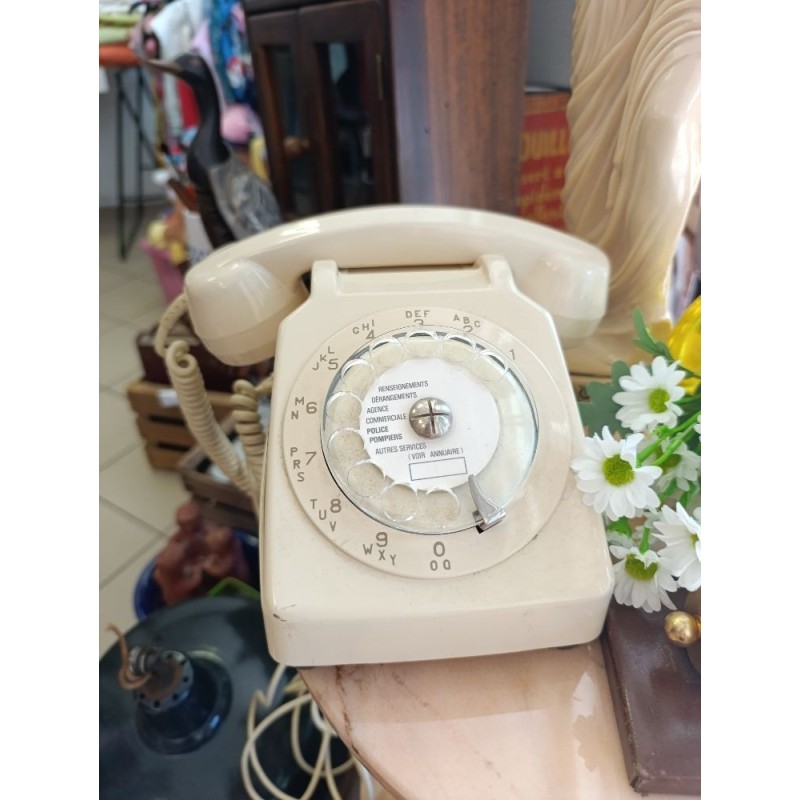 téléphone vintage blanc