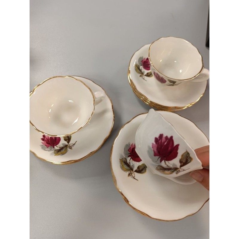 lot de 12 tasses + sous tasses vintages Gien Chambord rose anglaise