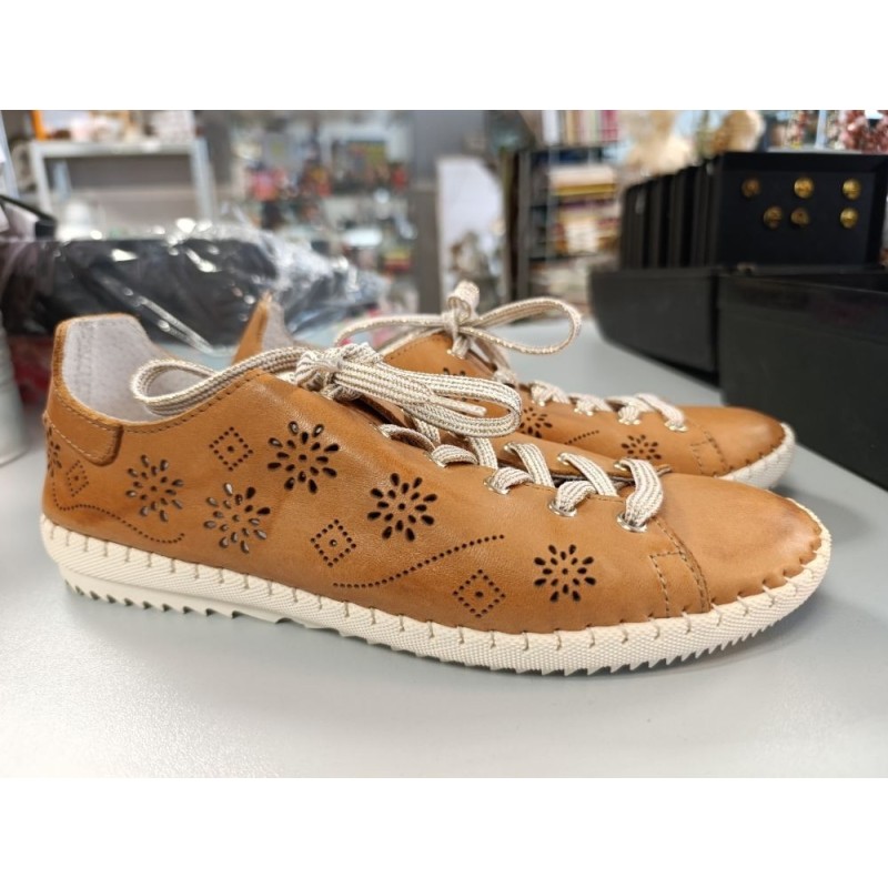 basket en cuir couleur caramel ajourées moran's pointure 39