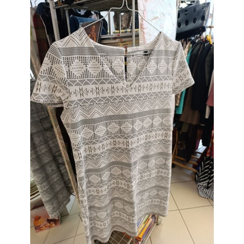 robe manches courtes blanches broderies dorées et noires Gerard Pasquier taille M