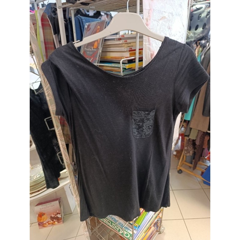 tshirt manches courtes noir dentelle et neouds dos