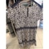 robe fine manches courtes blanches et bleu marine fleurs et dentelles taille 42