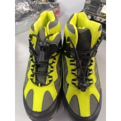 chaussures de marche neuves...