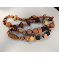 collier en bois vintage