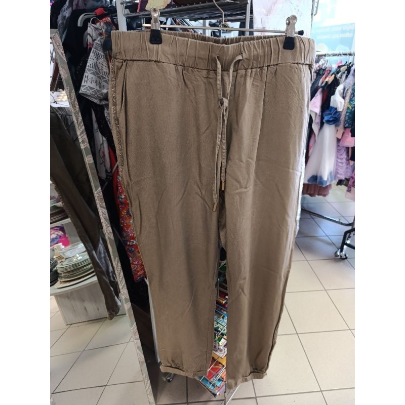 pantalon d'été beige bordure brillante Elora taille 44