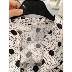tunique fine manches longues blanches pois noirs blanche porte taille 48