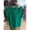 tshirt col v brillant vert taille 48 blanche porte
