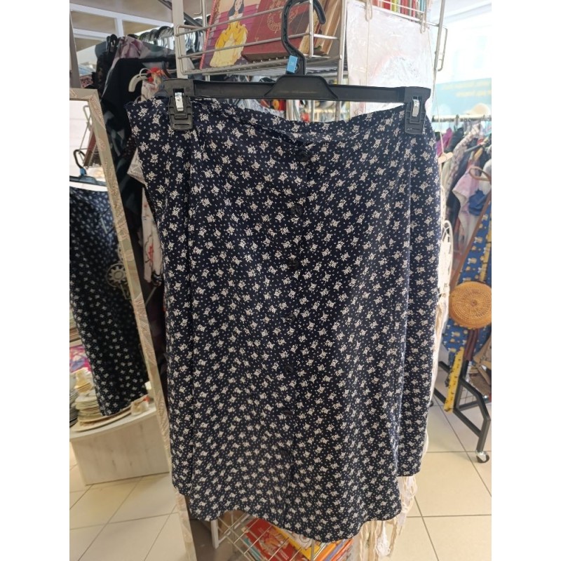 Jupe bleu marine fleurs blanche boutonnée devant taille 50