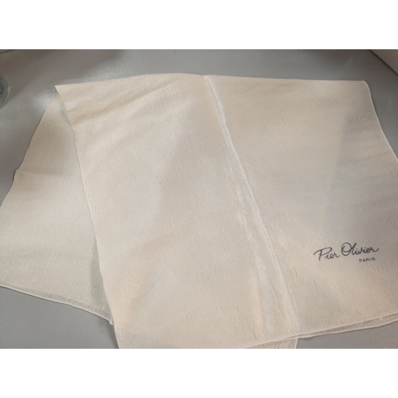 foulard carré blanc cassé brillant vintage Pier Olivier