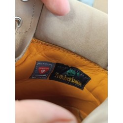 timberland femme beige pointure 39.5 eu état neuf avec boite