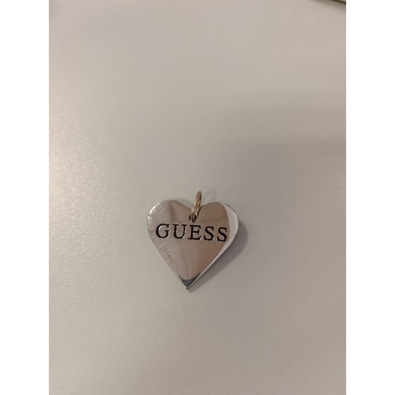 pendentif guess coeur argenté