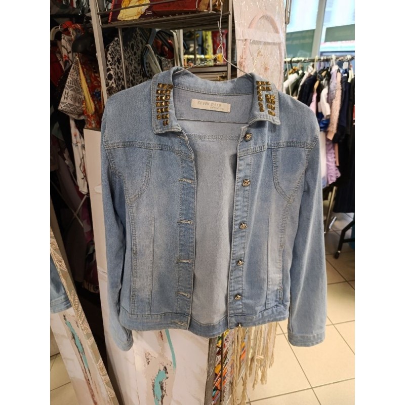 veste en jeans taille M col clouté