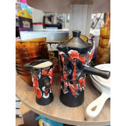 cafetière et pot à crème...
