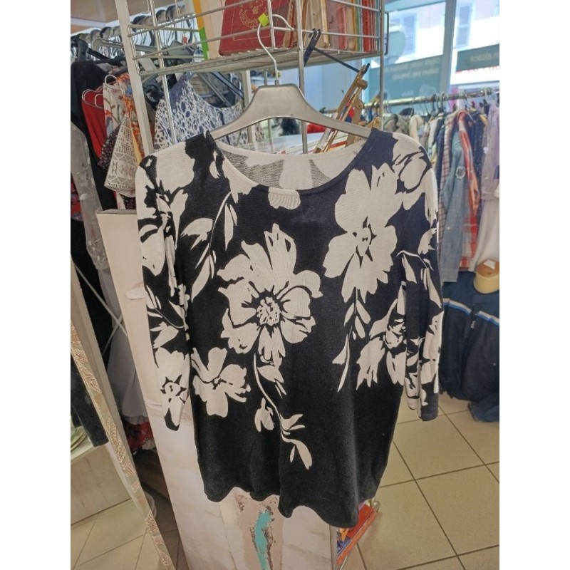 pull fin noir et blanc fleurs taille 44 