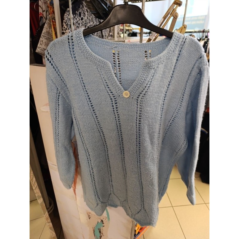 Pull bleu ciel ajouré col djelaba manches 3/4 taille 44