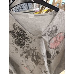 tshirt gros manches3/4 col v motif fleurs taille 44/46