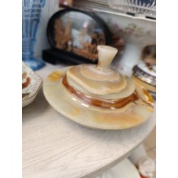 pot en onyx avec couvercle