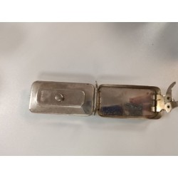 chauffe fer à friser à huile utilisé comme stérilisateur pendant 2 GM
