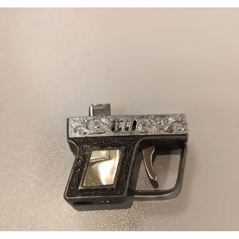 briquet de collection forme pistolet penquin