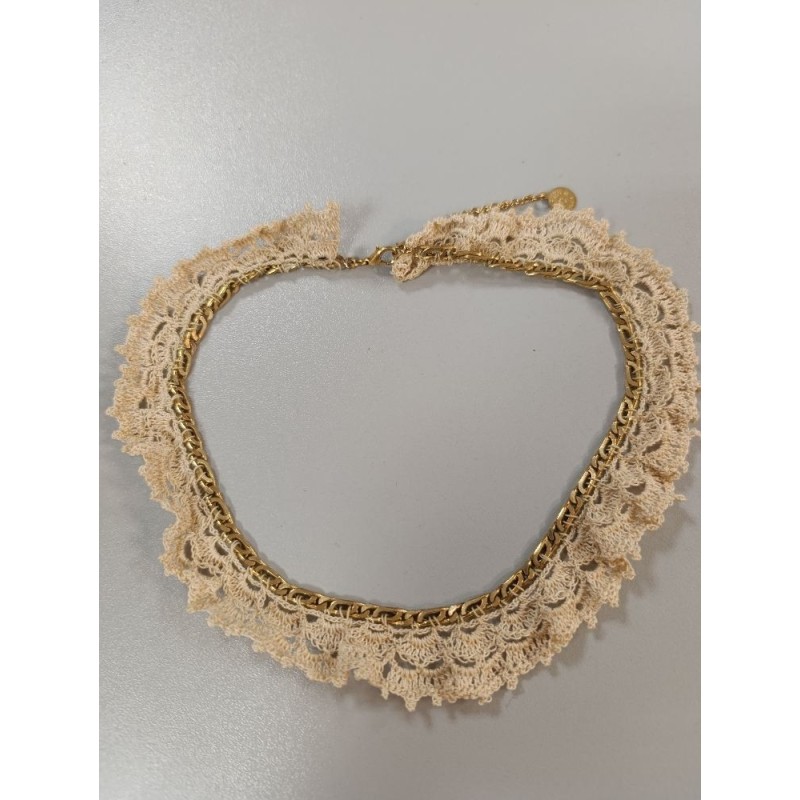 collier style vintage chaine plaqué or carven Paris bord crocheté blanc
