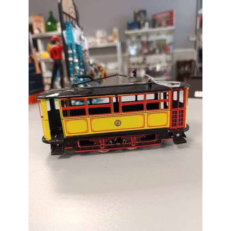 tramway 1923 jouets en tôle vintage avec sa  clé
