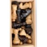 boite de figurines de jeux d'échec en bois avec boite