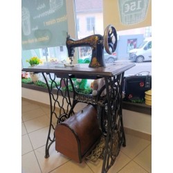 machine à coudre ancienne...