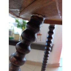 table d'appoint trippode pieds torsadés