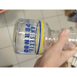 Verre d'anisette pernod