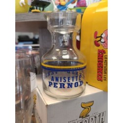 Verre d'anisette pernod